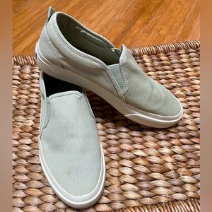 Everlane Canvas Unisex Slip-ons